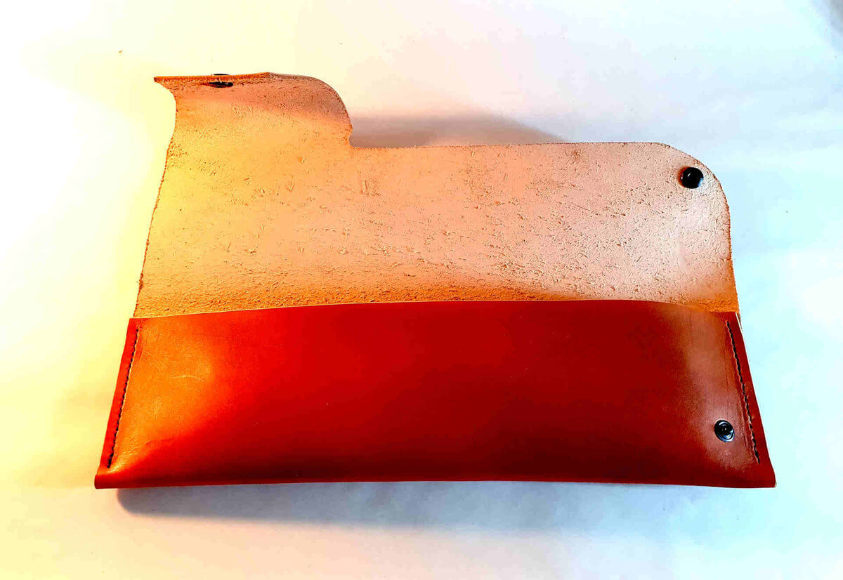 Etuis en cuir repoussé pour couteau pliant décoration feuille erable rouge  - Héritier Loic